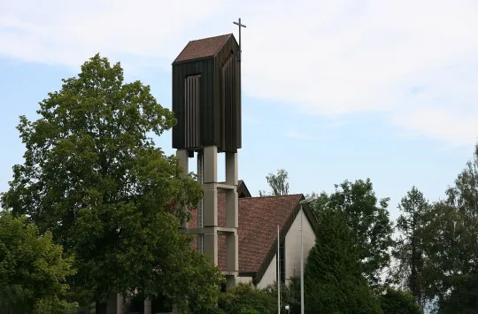 Kirche_Heilige_Familie_Schönenberg_ZH_aussen_südost (Foto: Beat Wiederkehr) Kirche_Heilige_Familie_Schönenberg_ZH_aussen_südost: Kirche Schönenberg (Foto: Beat Wiederkehr)